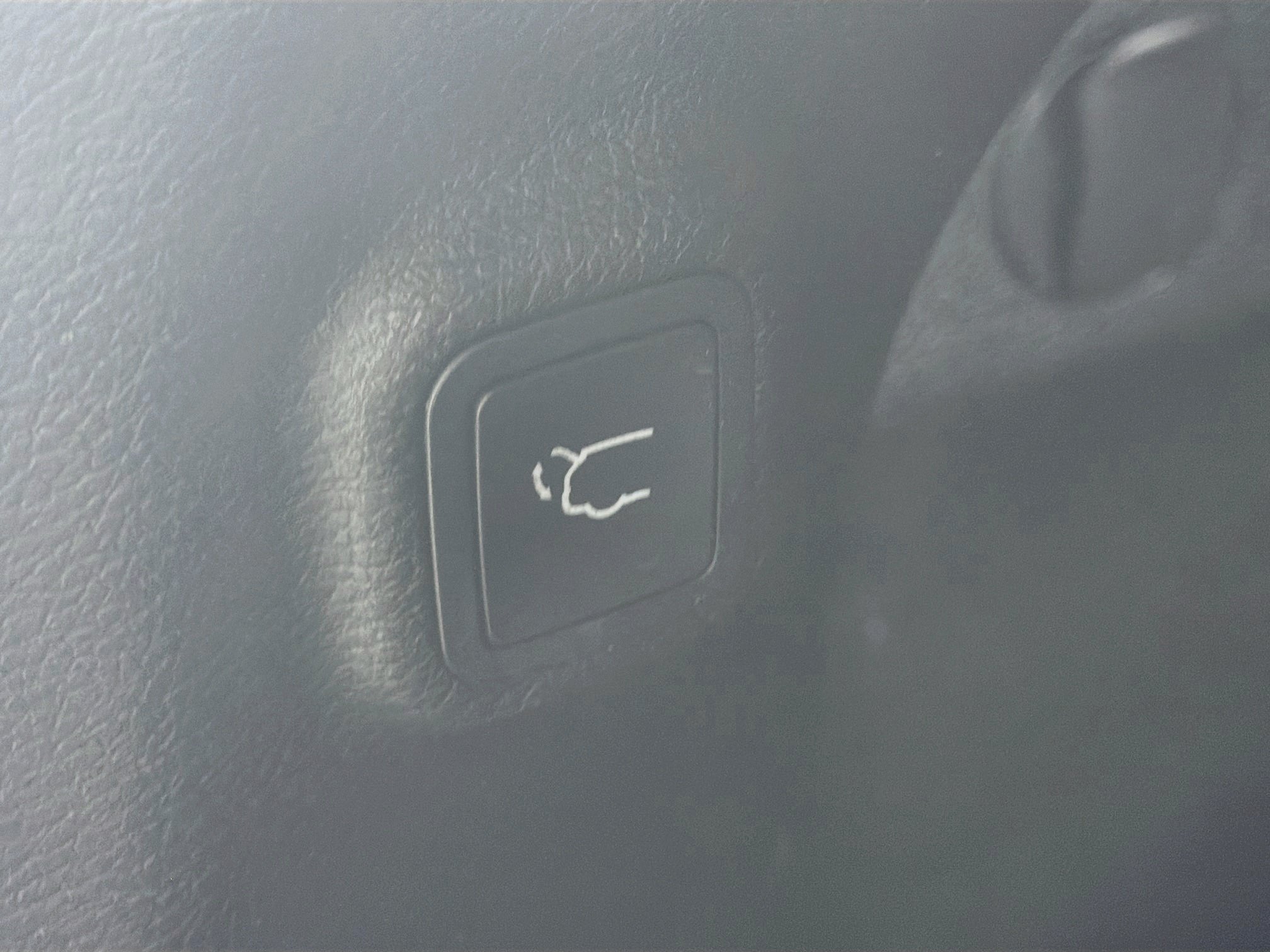 Used 2020 Jeep Cherokee Limited AWD/4WD image 28