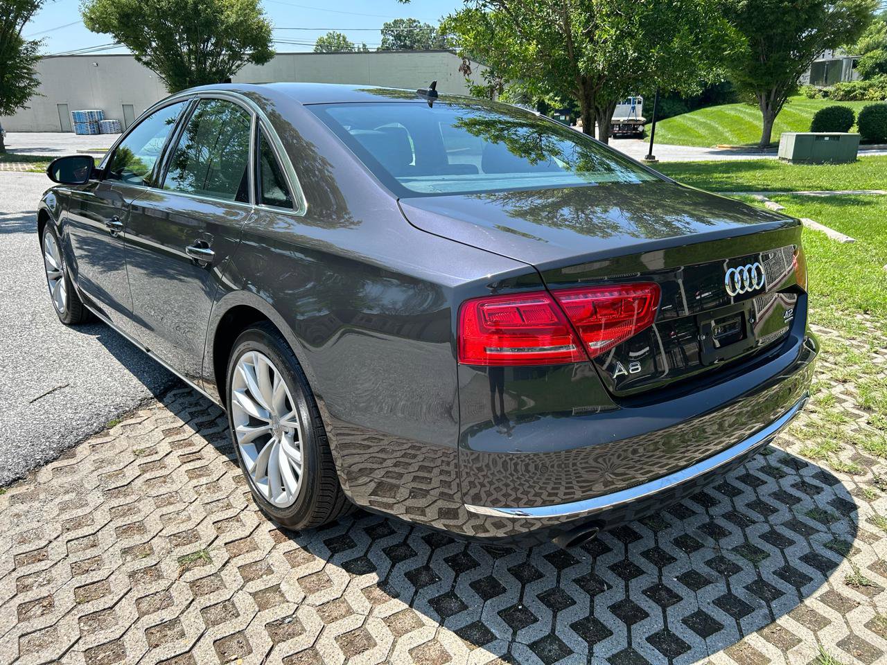 Used 2011 Audi A8 4.2 AWD/4WD image 7