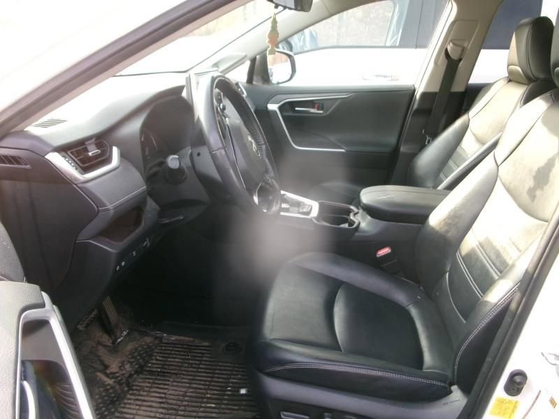 Used 2020 Toyota RAV4 Limited image 4