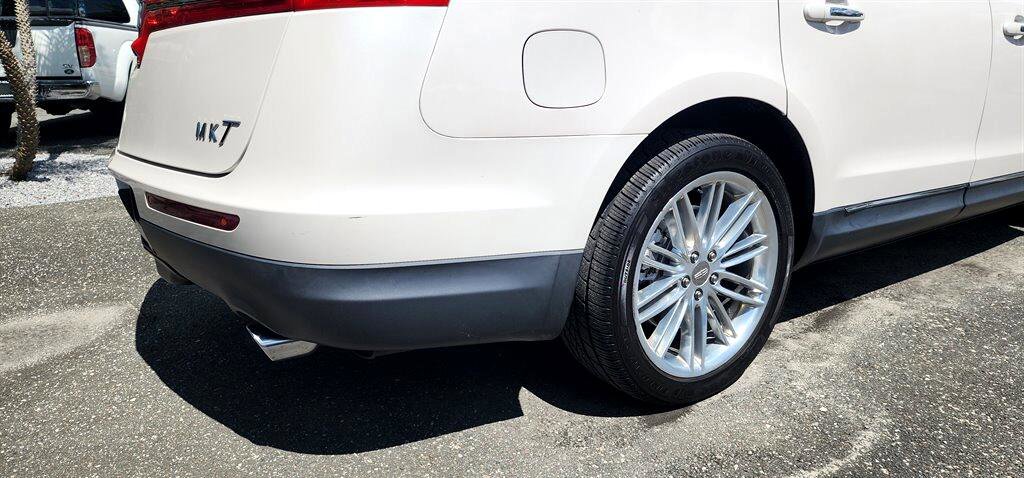 Used 2018 Lincoln MKT AWD w/ Technology Package image 14