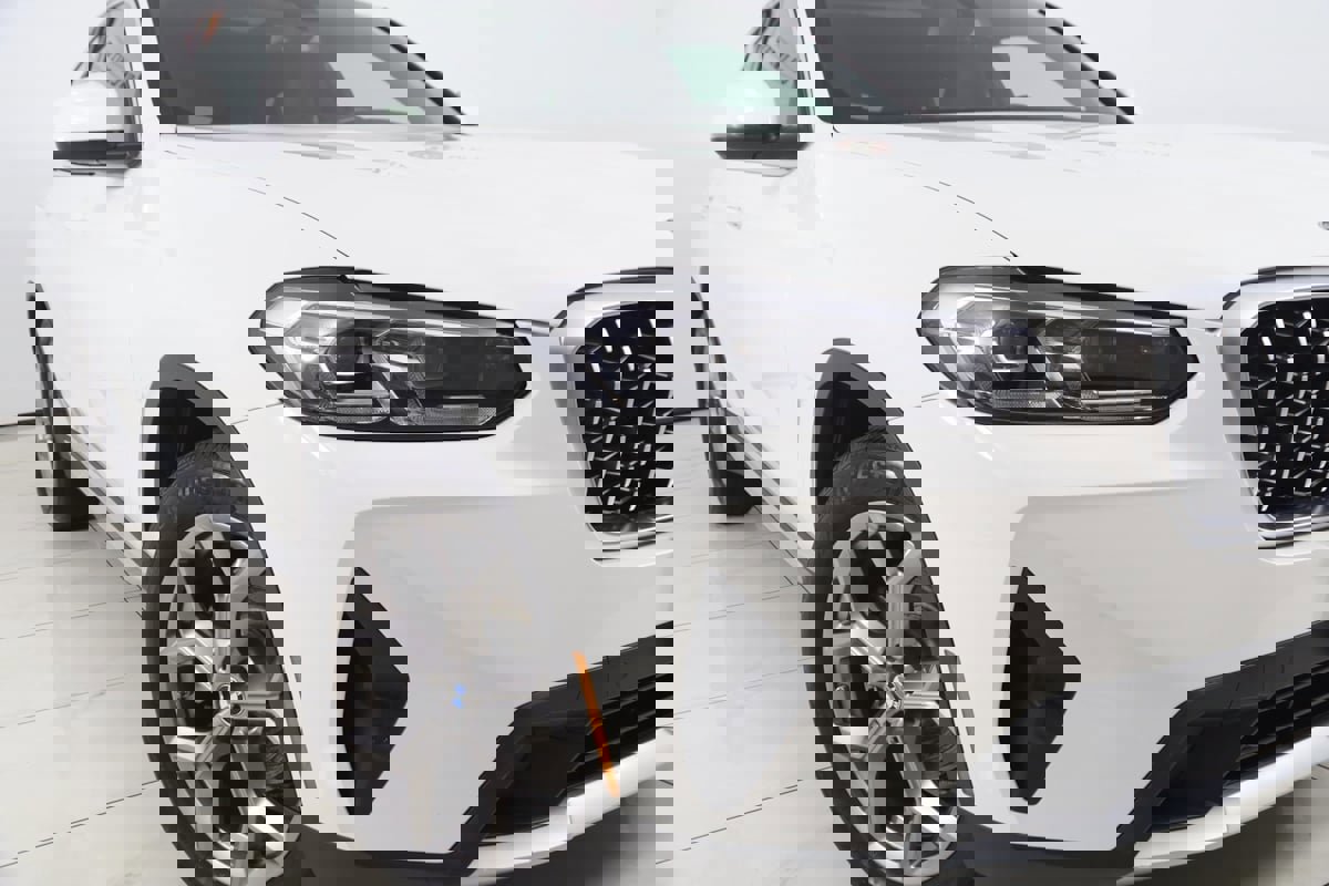 Used 2022 BMW X4 xDrive30i w/ Convenience Package image 17
