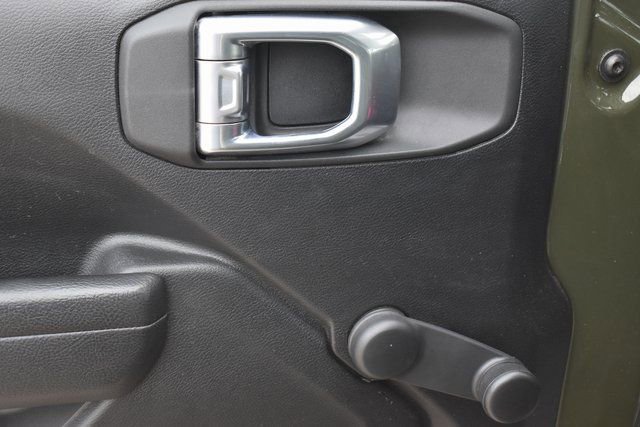 Used 2023 Jeep Gladiator Sport image 14