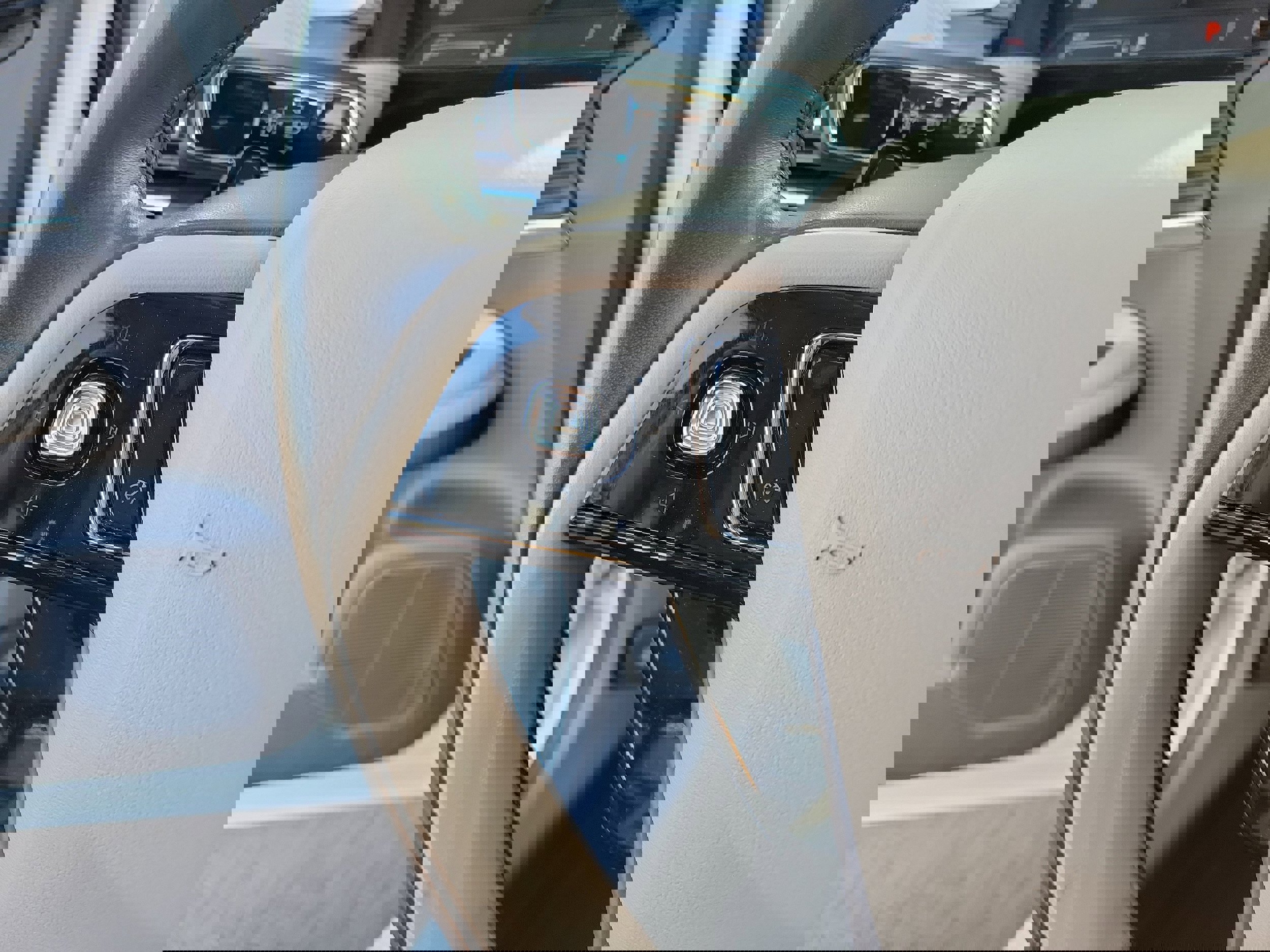 Used 2022 Lincoln Corsair AWD w/ Premium Package image 24