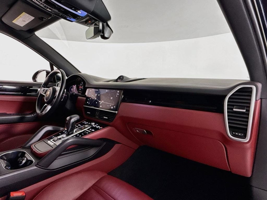 Certified 2023 Porsche Cayenne AWD/4WD image 17