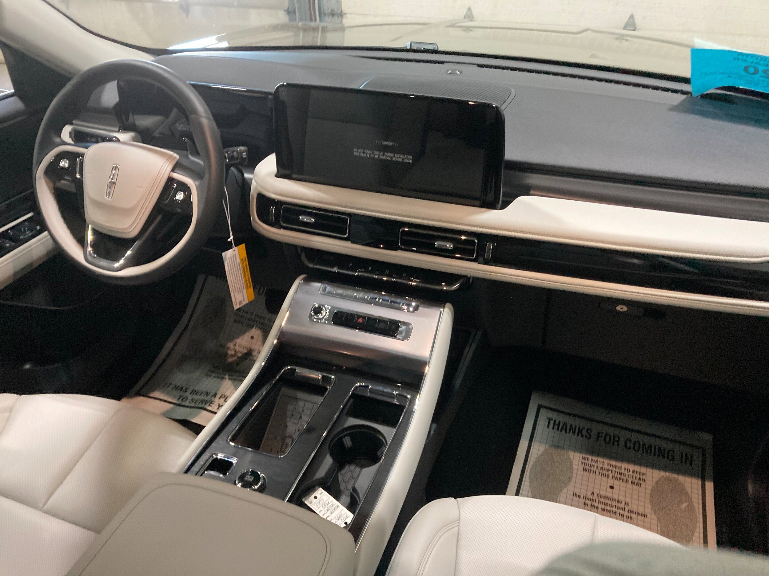 Used 2026 Lincoln Aviator AWD image 12