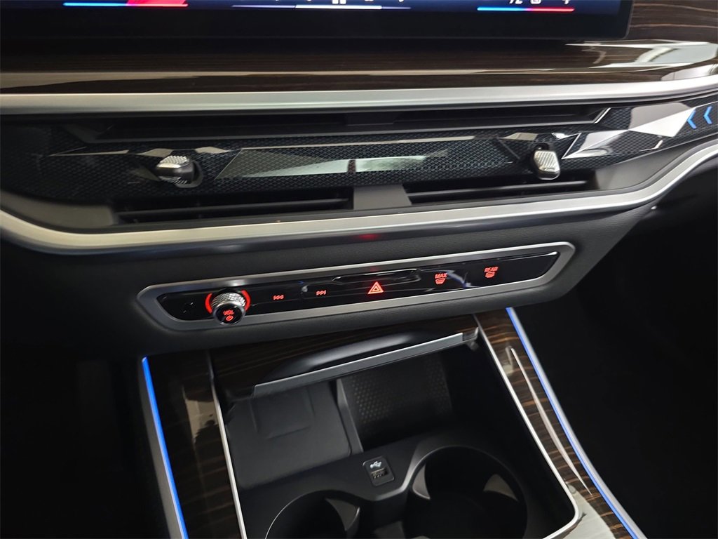 Used 2024 BMW X5 xDrive50e w/ Parking Assistance Package image 27