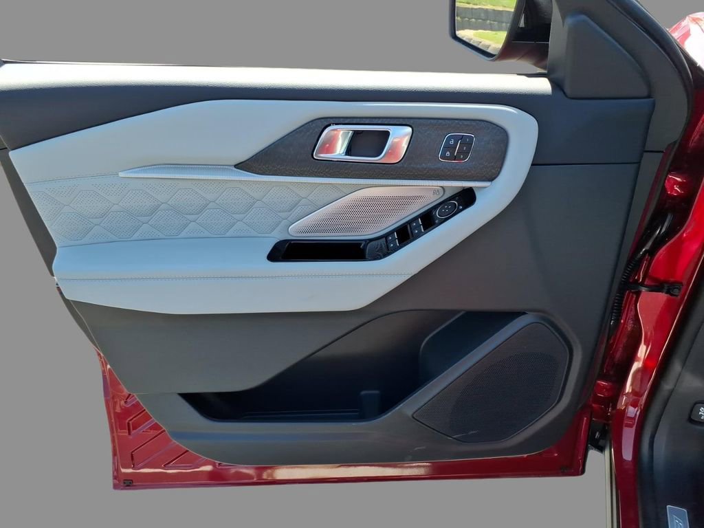 New 2026 Ford Explorer Platinum image 16