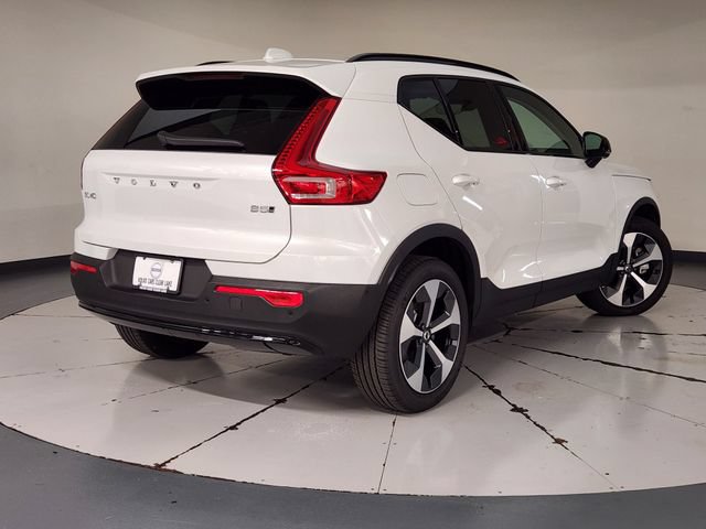Certified 2026 Volvo XC40 B5 Plus AWD/4WD image 2
