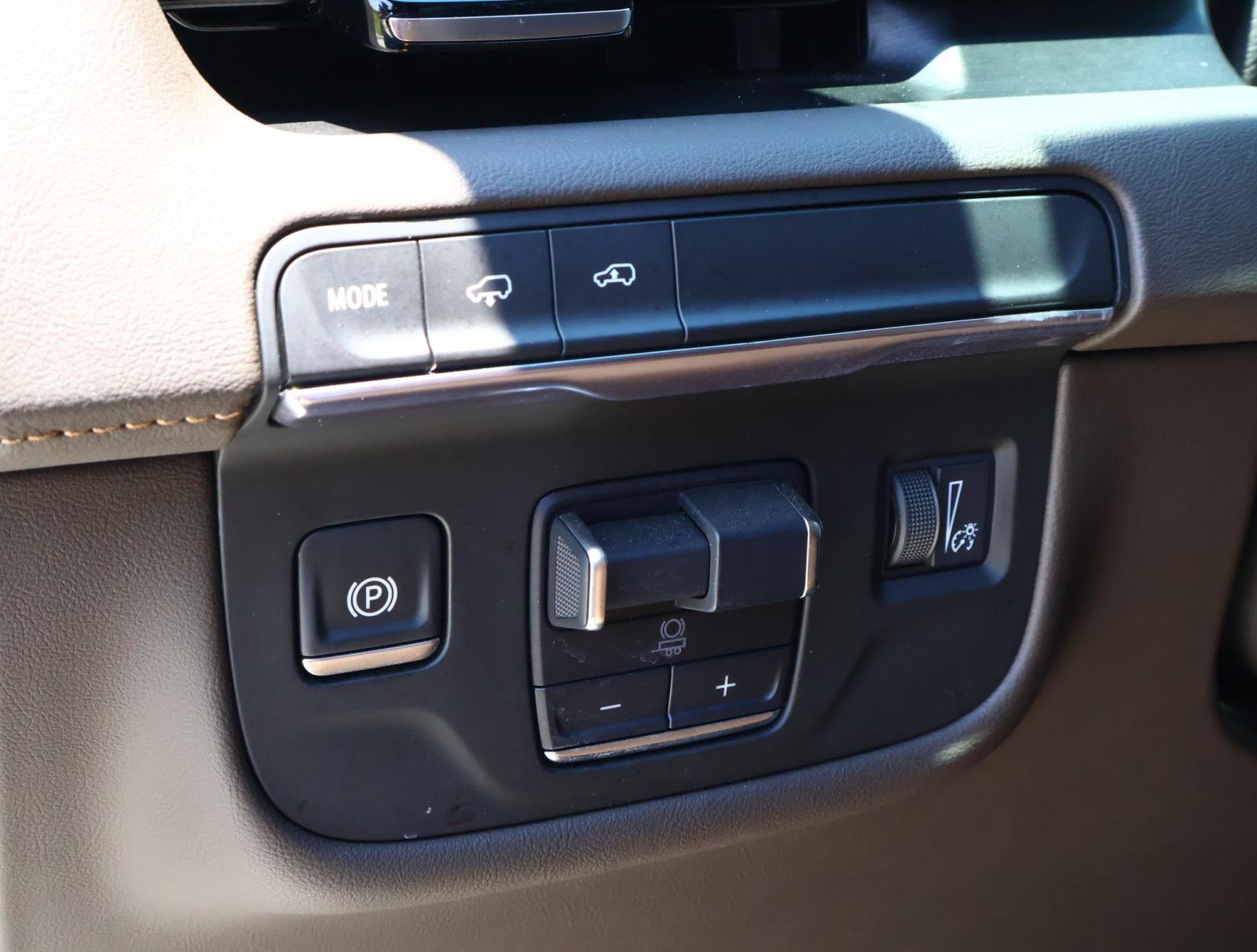 Used 2024 Cadillac Escalade Sport w/ LPO, ONYX Package RWD image 33