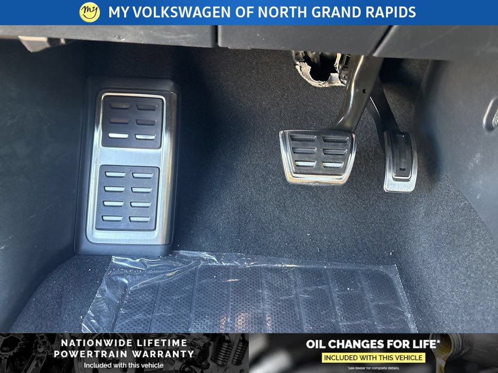 New 2026 Volkswagen Atlas SEL Premium R-Line AWD/4WD image 13