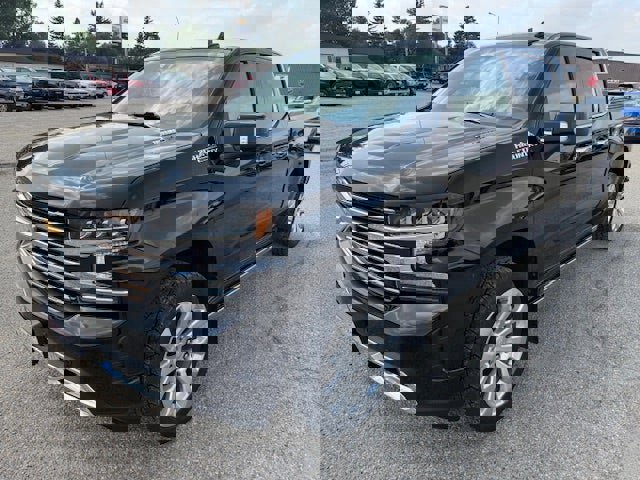 Used 2021 Chevrolet Silverado 1500 High Country w/ Technology Package image 3