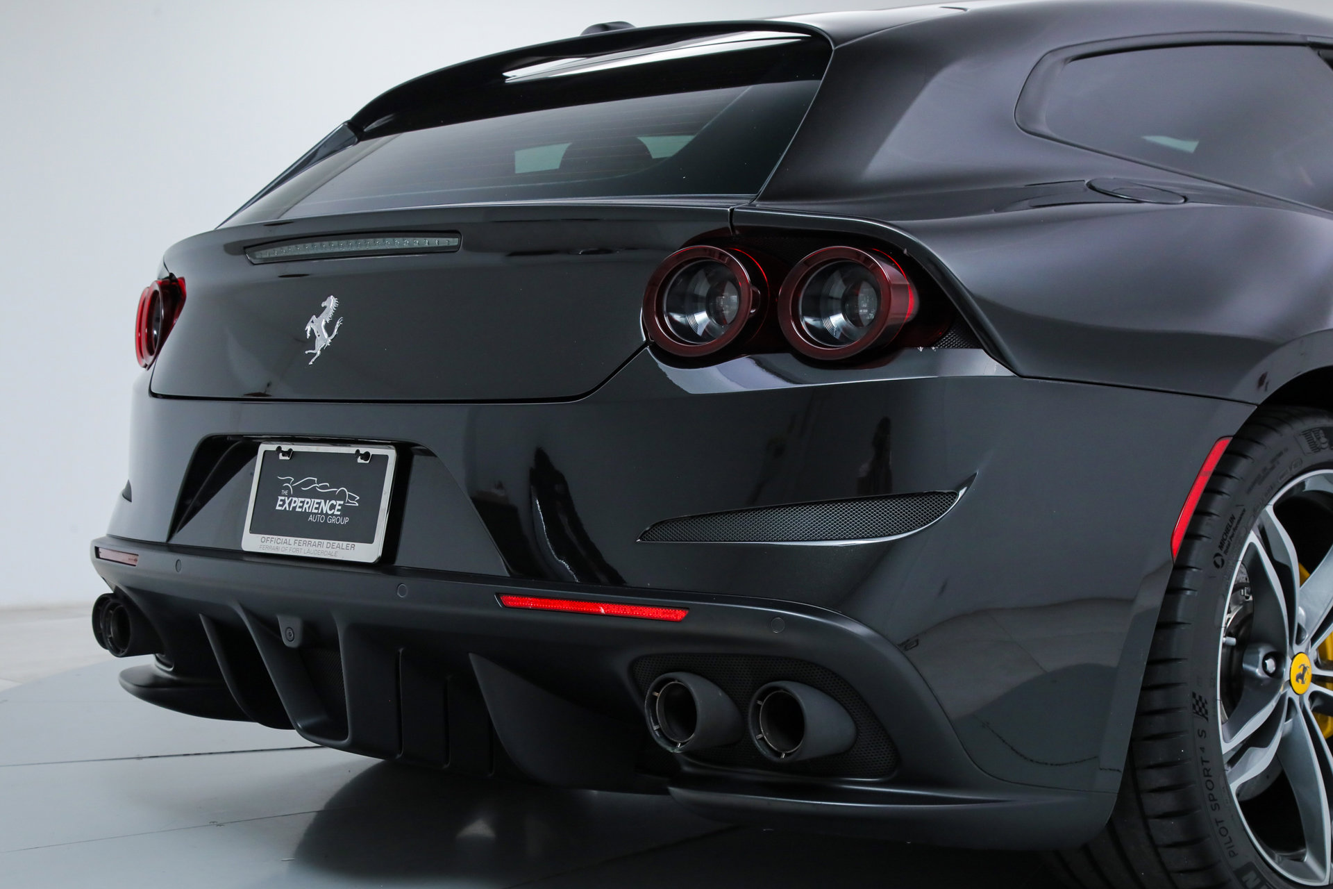 Certified 2018 Ferrari GTC4Lusso image 18