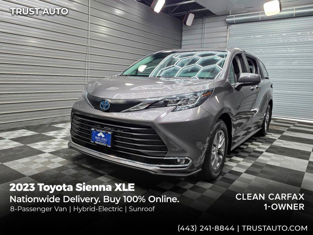 Used 2023 Toyota Sienna XLE FWD image 1