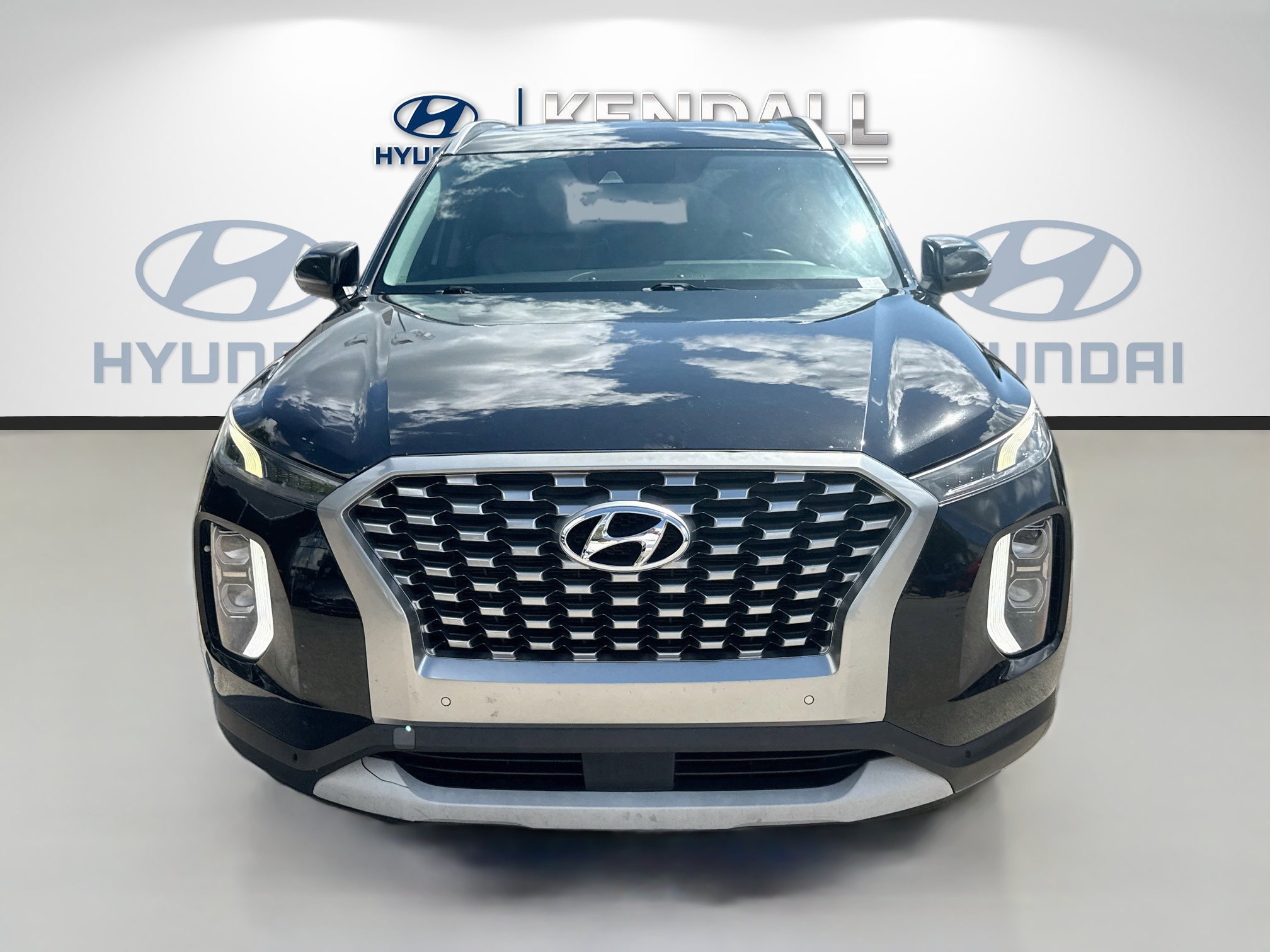 Used 2021 Hyundai Palisade SEL w/ Premium Package FWD image 2