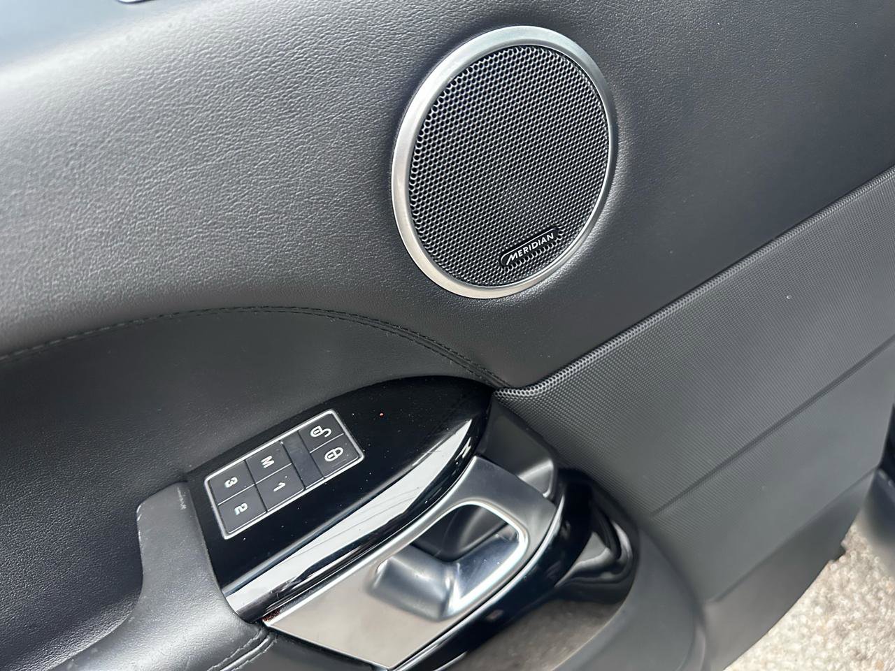 Used 2016 Land Rover Range Rover Supercharged image 42