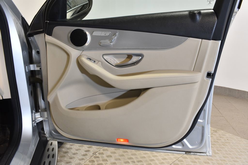 Used 2017 Mercedes-Benz GLC 300 GLC 300 image 33