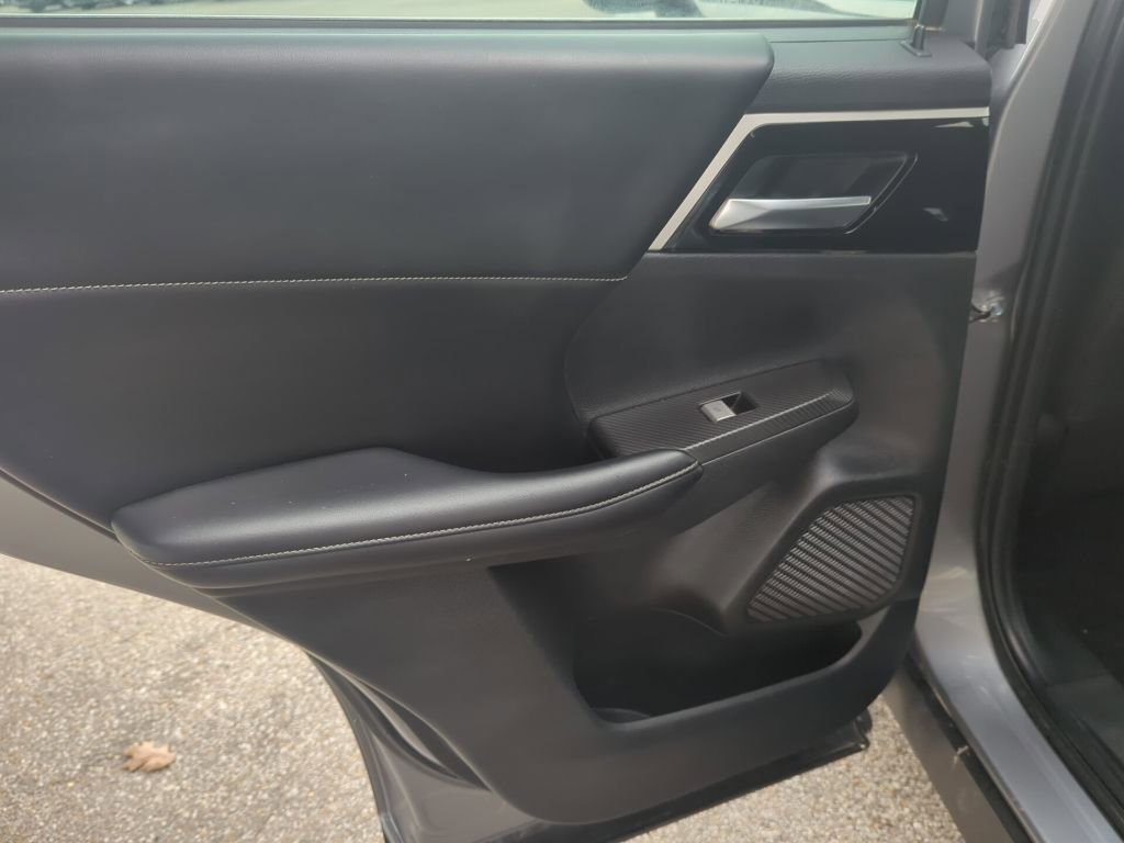 Used 2022 Mitsubishi Outlander SE image 23