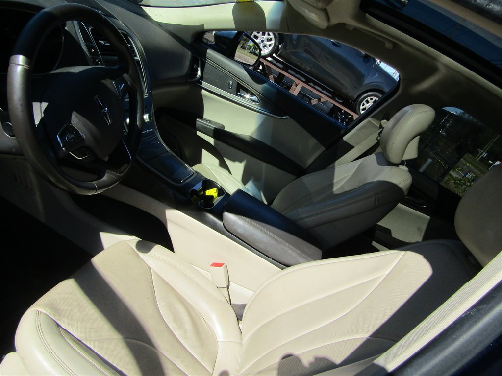 Used 2017 Lincoln MKX Reserve w/ Lincoln MKX Climate Package image 9