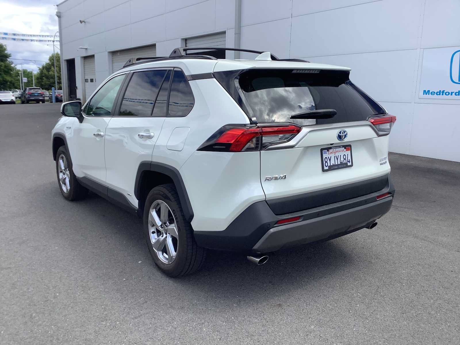 Used 2021 Toyota RAV4 Limited AWD/4WD image 3