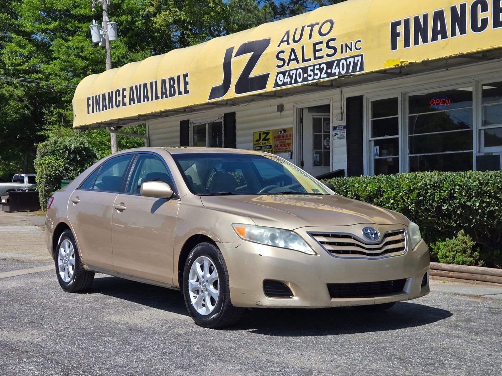 Used 2010 Toyota Camry FWD image 1