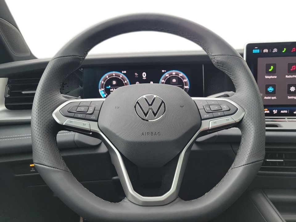 New 2026 Volkswagen Tiguan SE R-Line AWD/4WD image 9