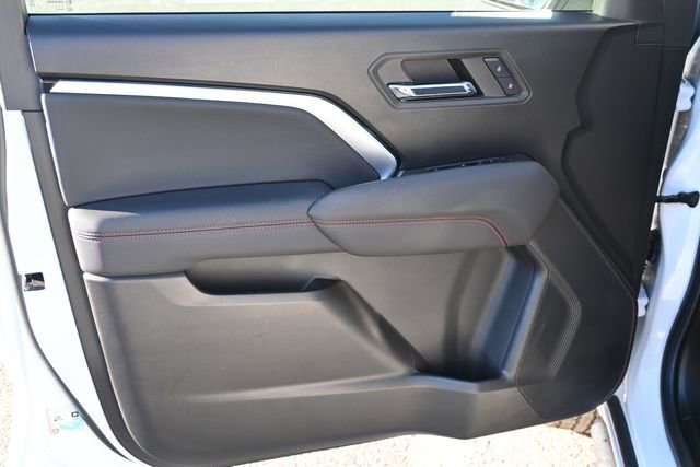 Used 2023 Chevrolet Colorado Z71 w/ Advanced Trailering Package image 10