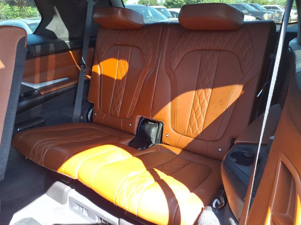 Used 2021 BMW X7 M50i AWD/4WD image 13