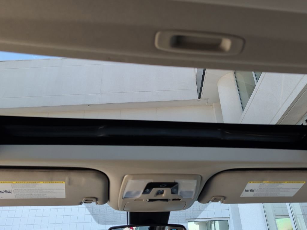 Used 2018 Toyota Sienna XLE Premium FWD image 19