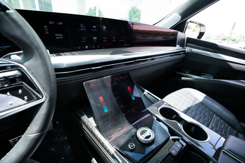 Used 2025 Cadillac Escalade V AWD/4WD image 34