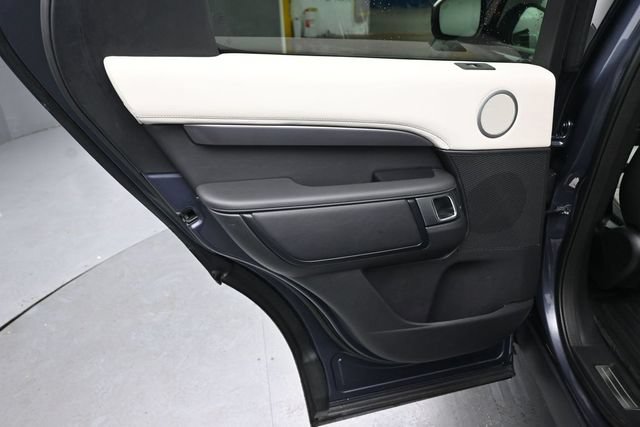 Used 2024 Land Rover Discovery Metropolitan Edition AWD/4WD image 25