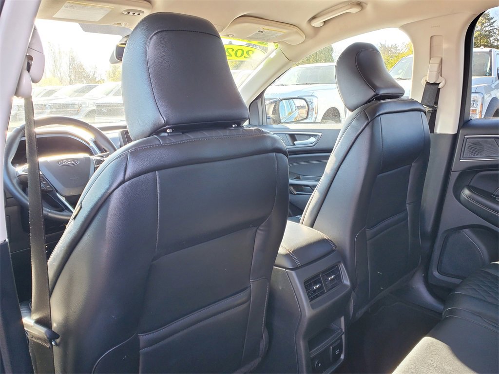 Used 2024 Ford Edge Titanium image 31