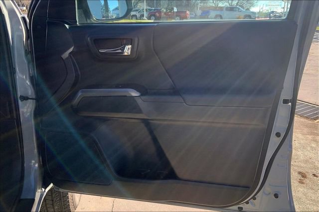 Used 2019 Toyota Tacoma TRD Off-Road image 23