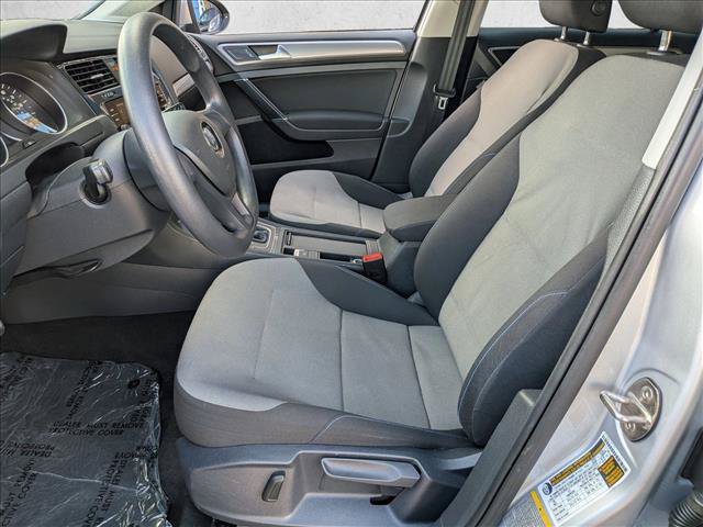 Used 2015 Volkswagen e-Golf Limited Edition FWD image 21