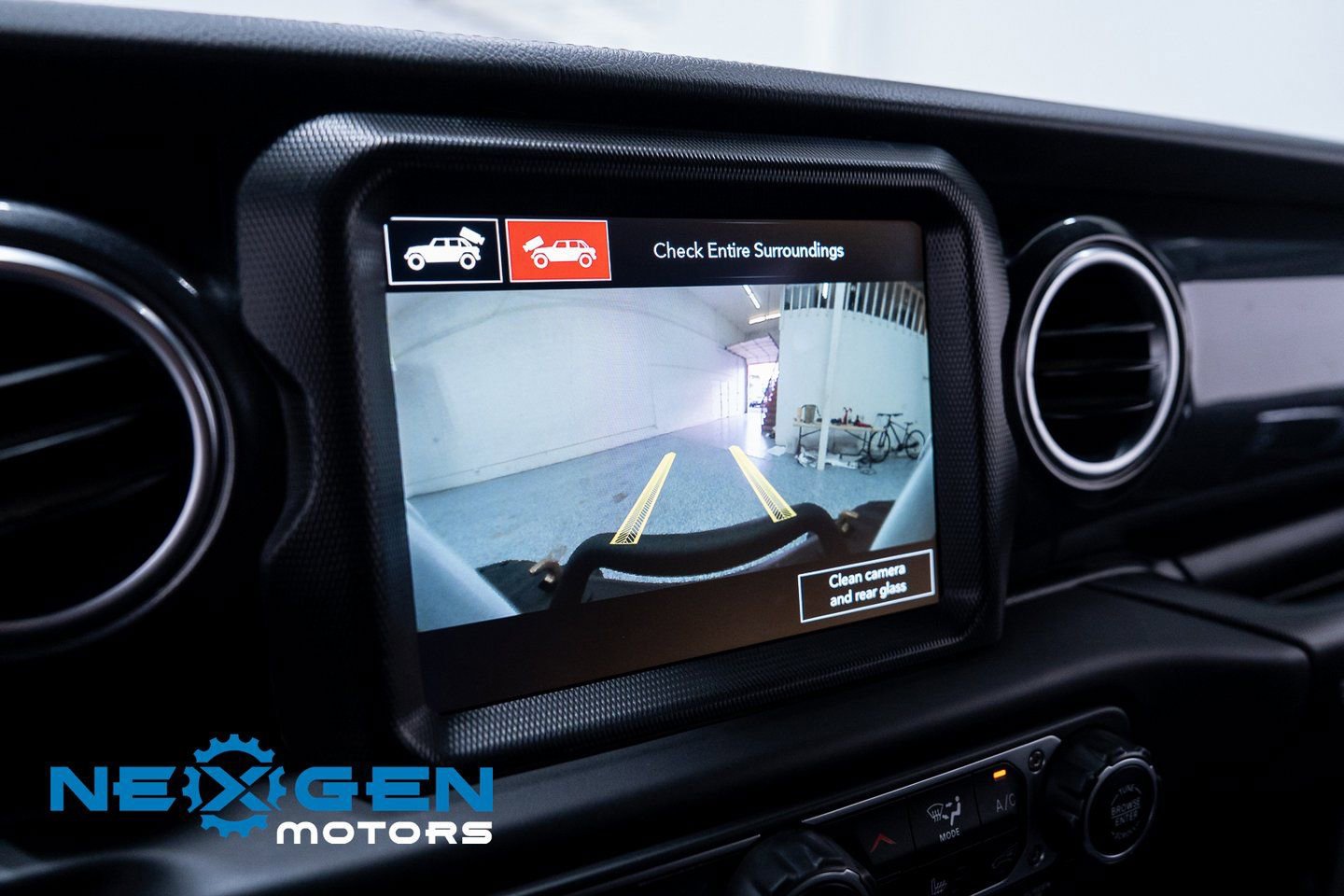 Used 2023 Jeep Wrangler Unlimited Rubicon 392 w/ Xtreme Recon 35" Tire Package image 30