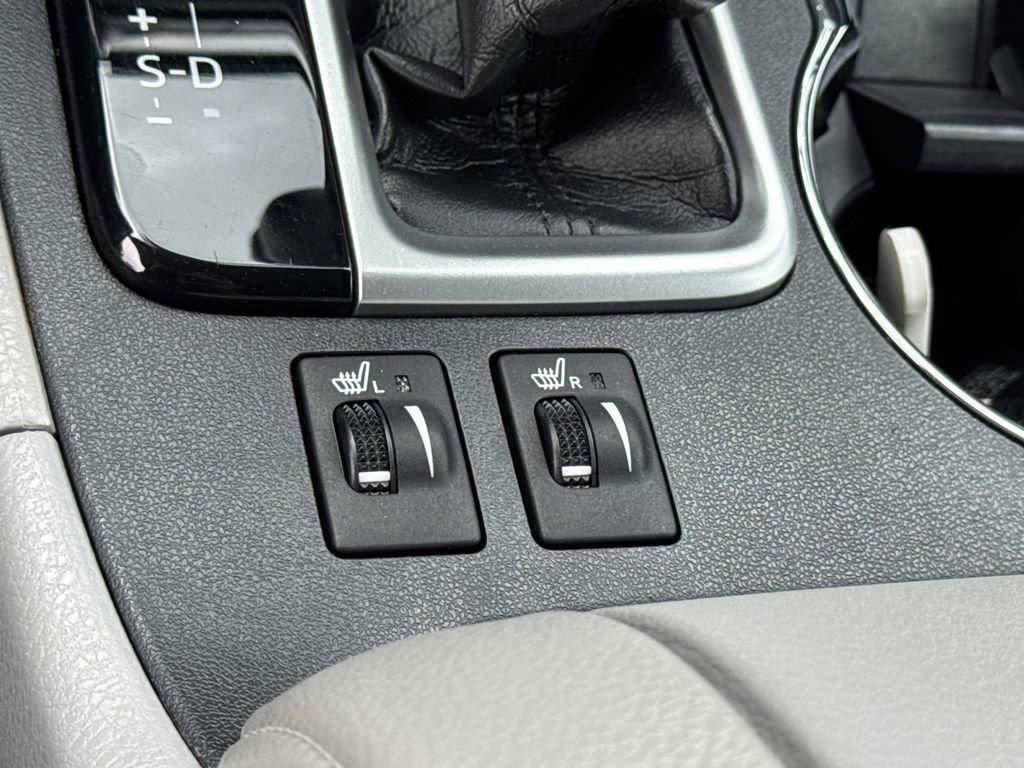 Used 2019 Toyota Highlander XLE FWD image 34