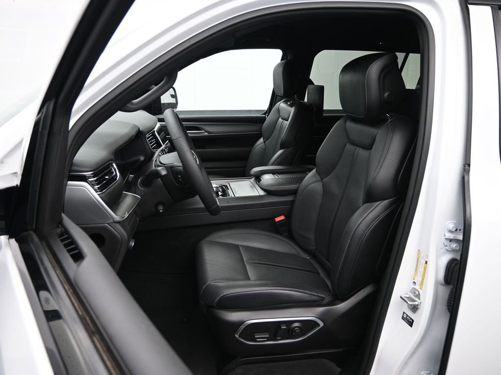 Used 2025 Jeep Wagoneer Series II image 26