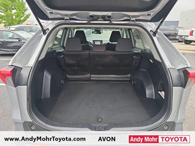 Used 2022 Toyota RAV4 LE AWD/4WD image 12