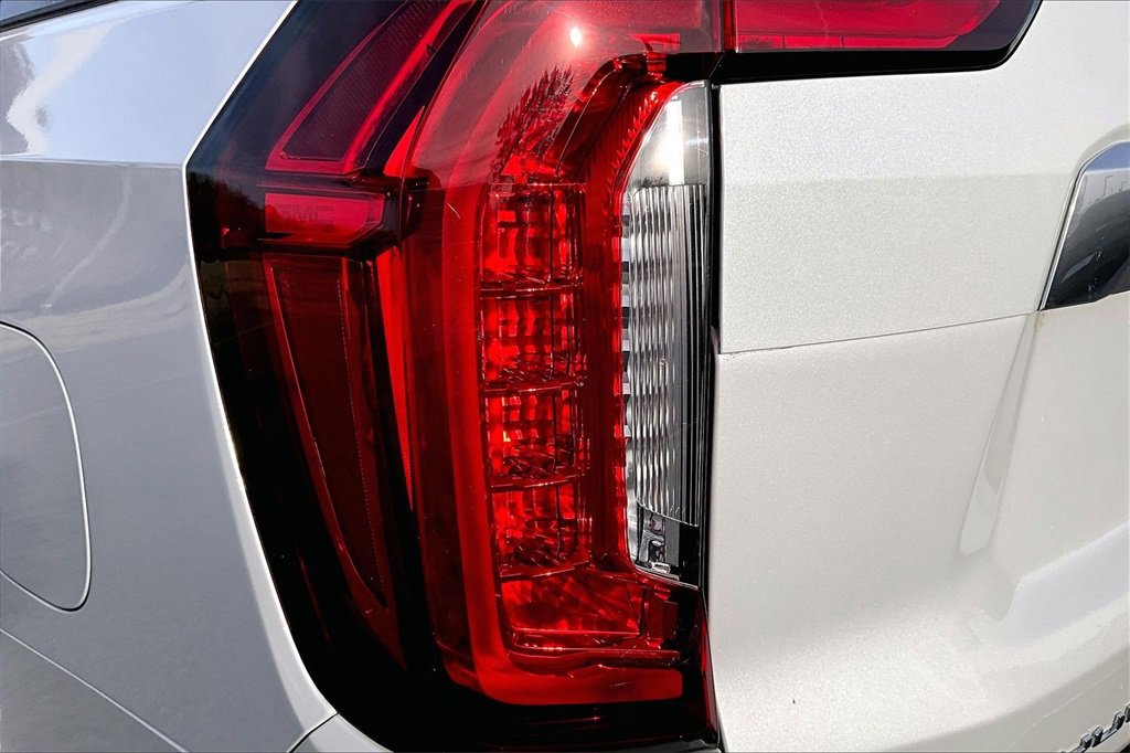 Used 2021 GMC Yukon XL Denali w/ Denali Ultimate Package image 33