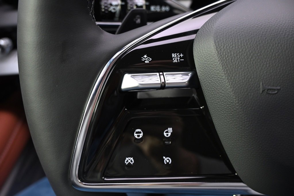 New 2026 Cadillac Optiq Sport 2 image 33