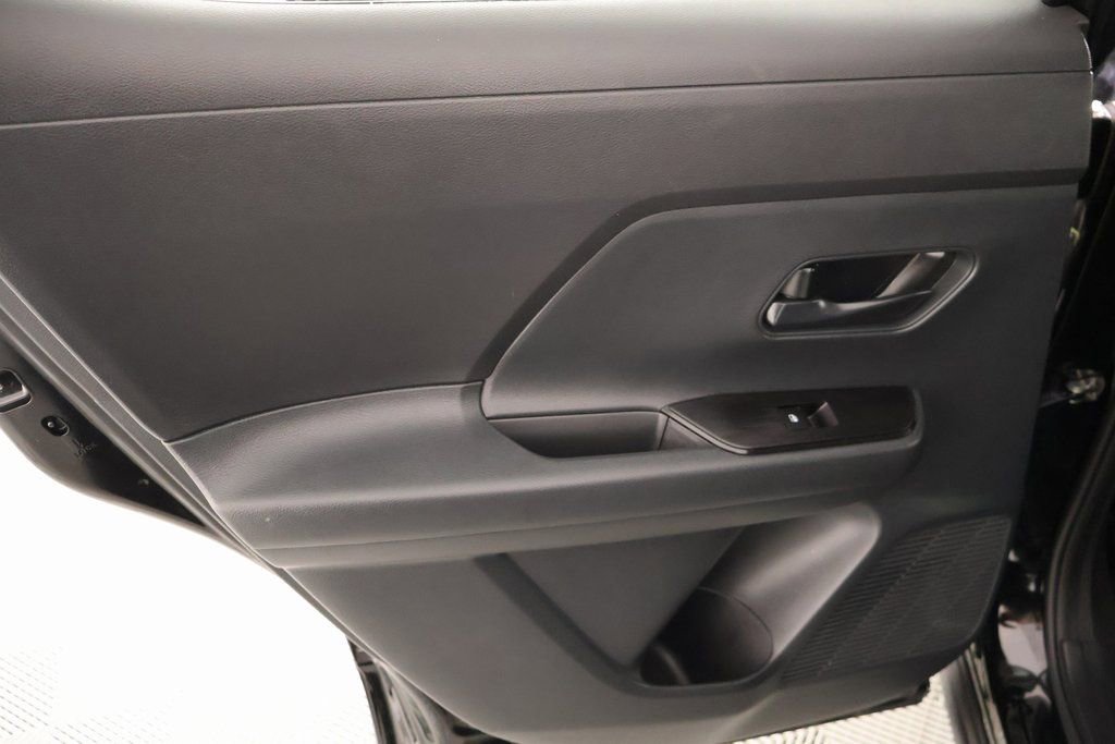 Used 2025 Nissan Kicks S image 15