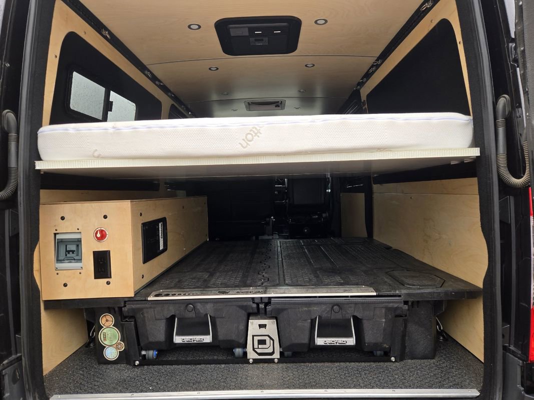 Used 2020 Mercedes-Benz Sprinter 2500 image 22