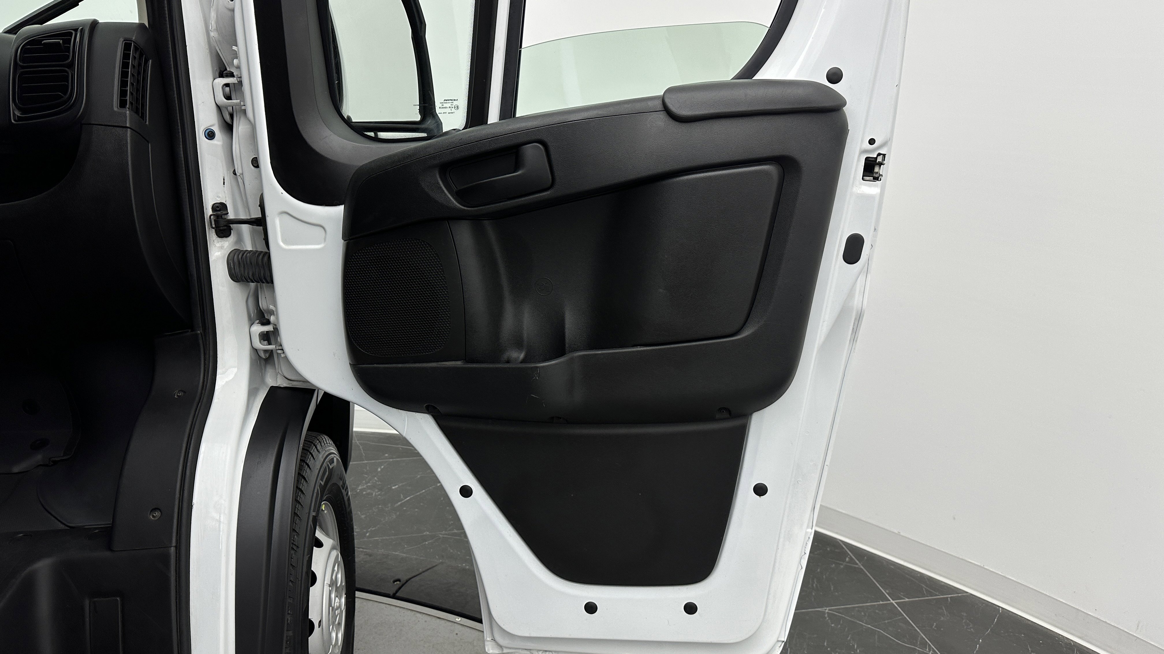 Used 2023 RAM ProMaster 2500 image 24