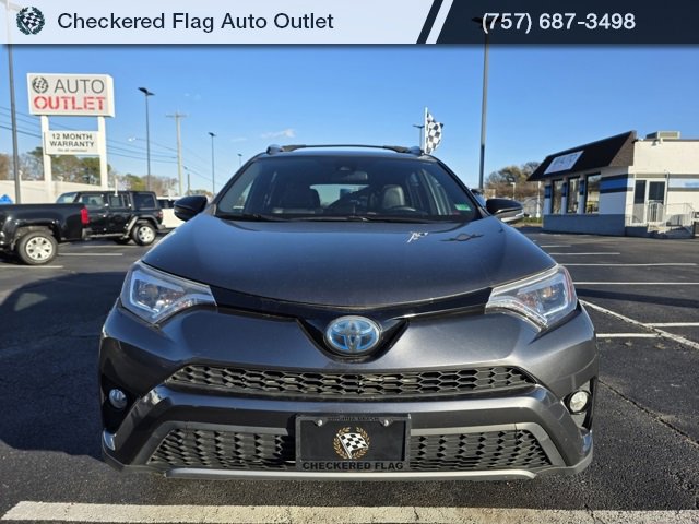 Used 2018 Toyota RAV4 SE image 12