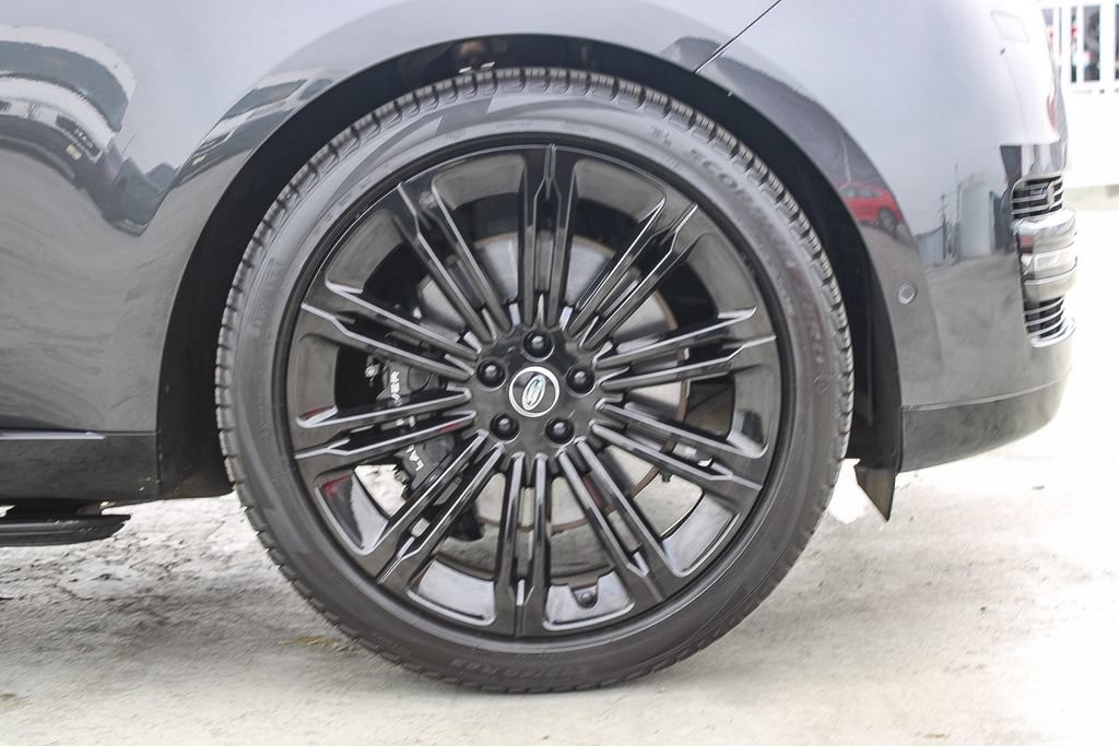 Used 2024 Land Rover Range Rover Autobiography AWD/4WD image 11