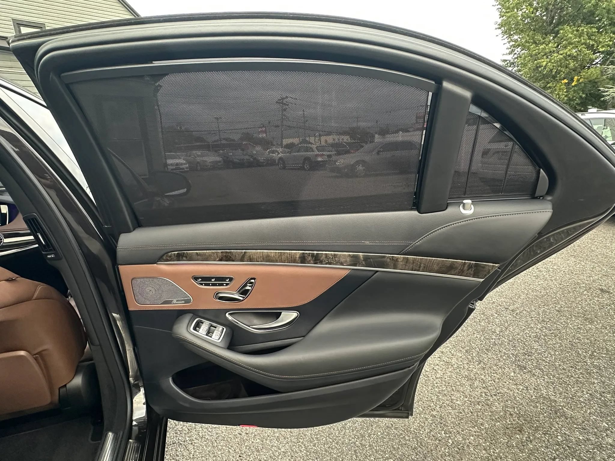 Used 2014 Mercedes-Benz S 550 Sedan image 25