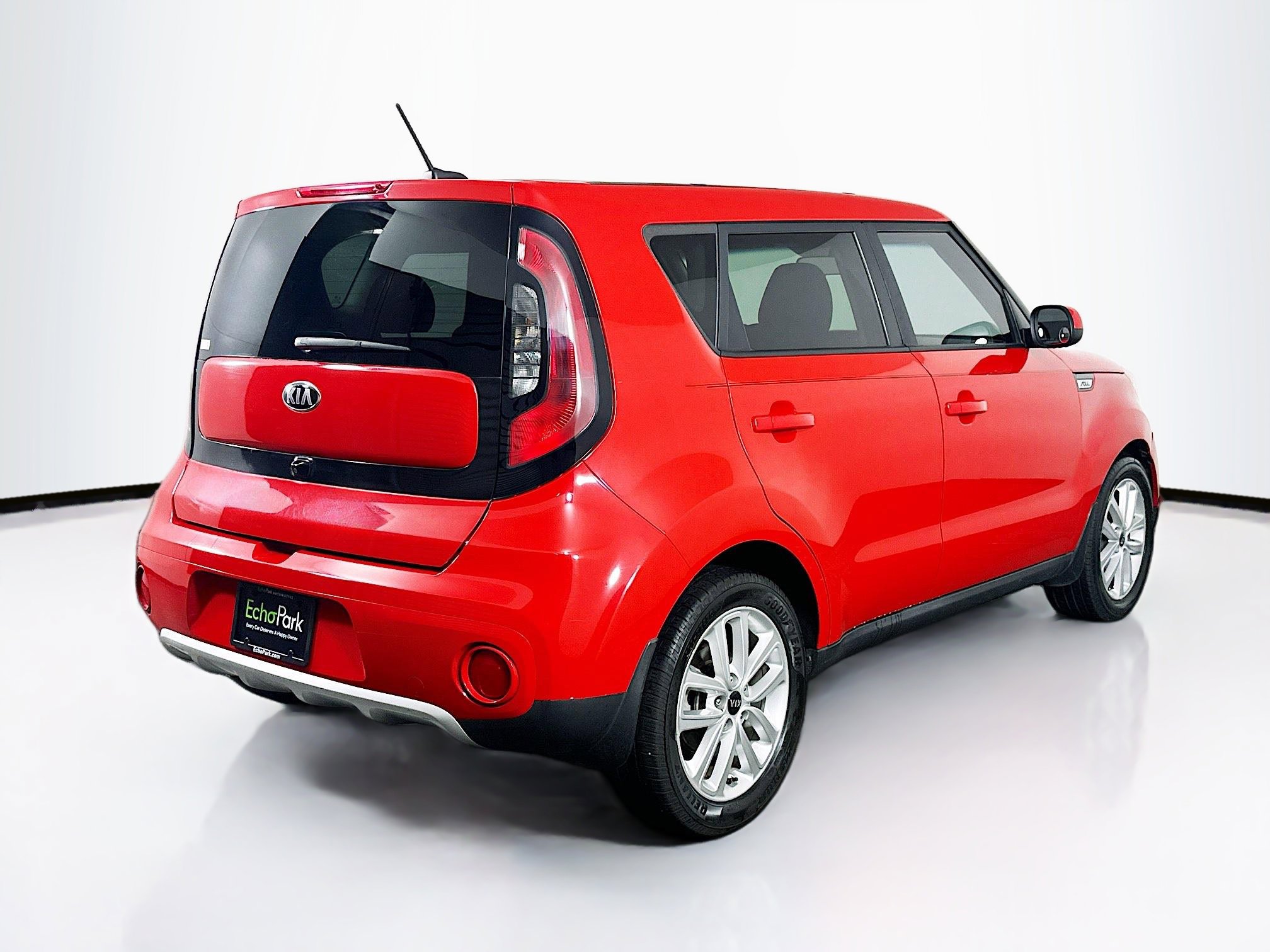Used 2018 Kia Soul + FWD image 9
