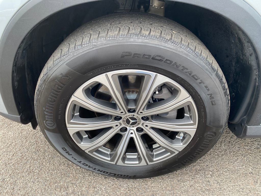 Used 2024 Mercedes-Benz GLC 300 4MATIC image 9