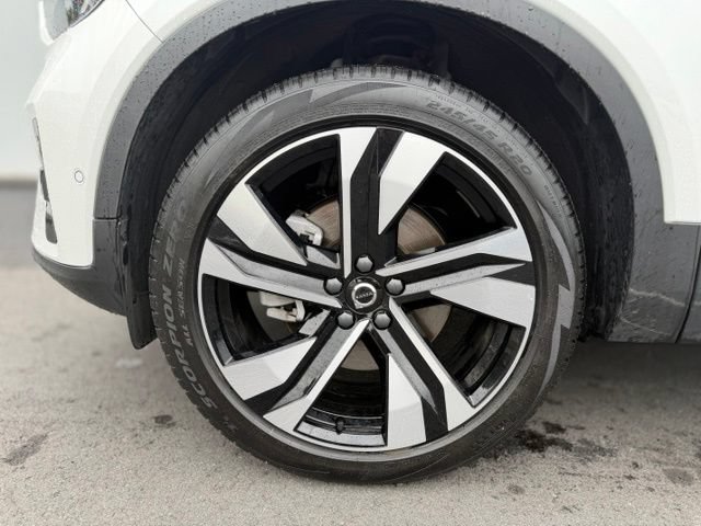 Used 2024 Volvo XC40 B5 Plus w/ Climate Package AWD/4WD image 29