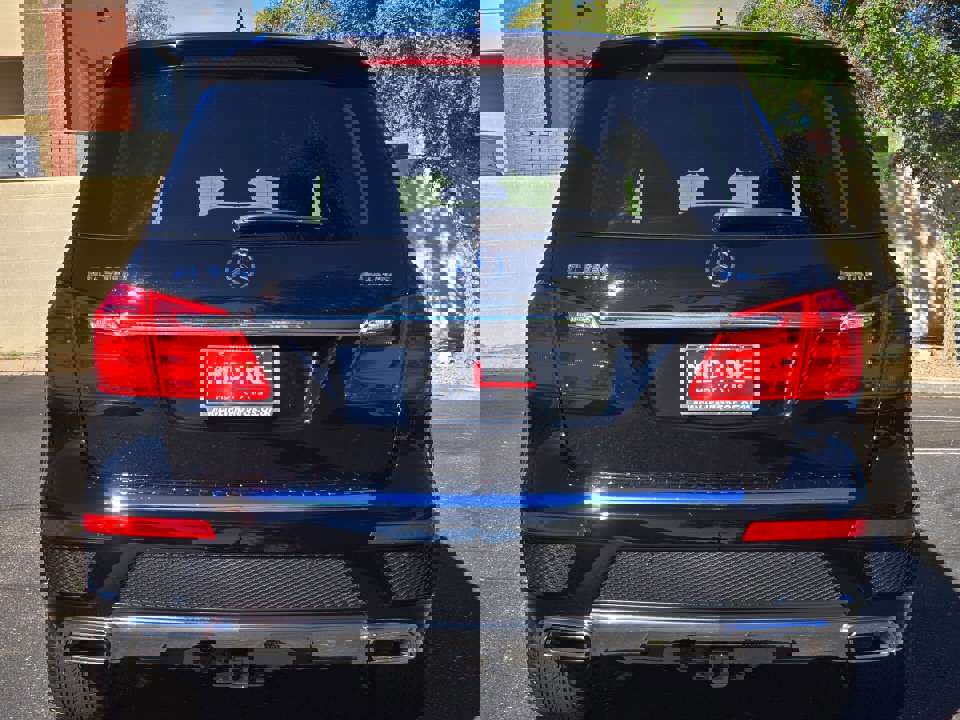 Used 2015 Mercedes-Benz GL 550 4MATIC image 7