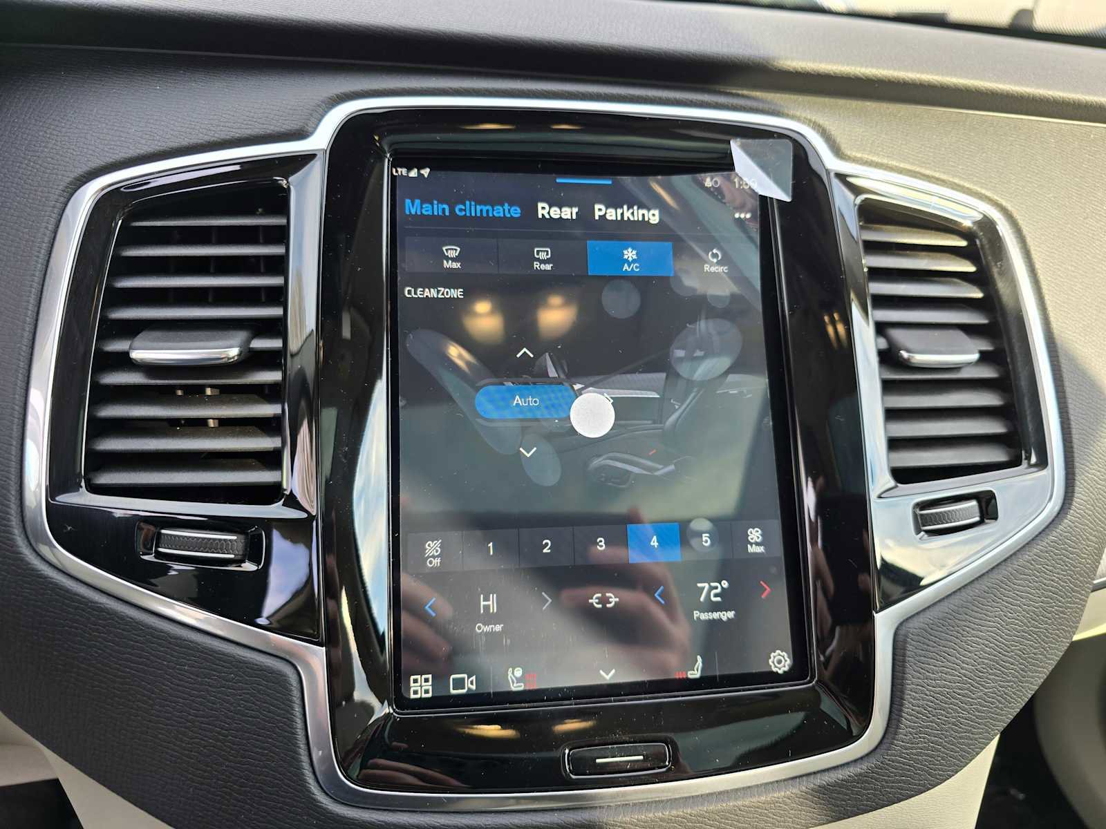 Certified 2023 Volvo XC90 B5 Plus w/ Protection Package Premier AWD/4WD image 27